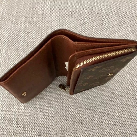 *SOLD ON Ⓜ️* Authentic Louis Vuitton Tresor Wallet - Picture 2 of 5